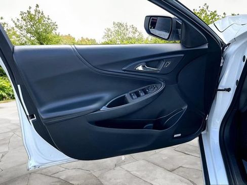 Used 2018 Chevrolet Malibu LT w/ Leather Package FWD image 21