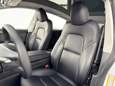 Used 2023 Tesla Model Y Long Range image 38