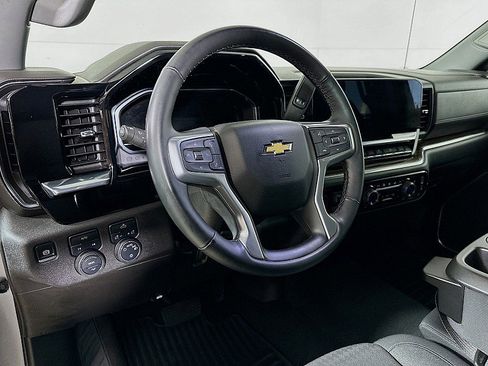 Used 2025 Chevrolet Silverado 1500 LT image 9