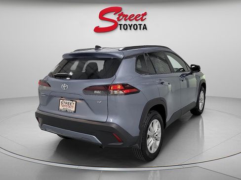 Certified 2026 Toyota Corolla Cross LE FWD image 4