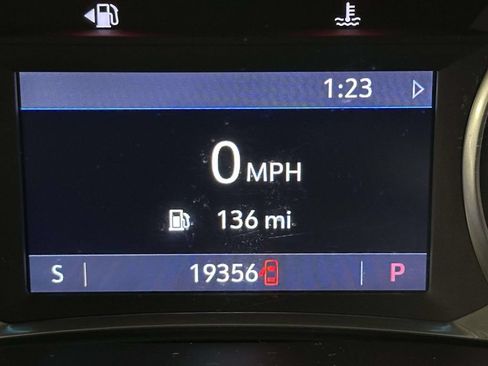Used 2021 Chevrolet Traverse LT AWD/4WD image 34
