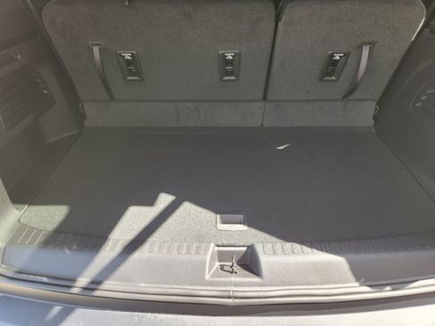 New 2027 Chevrolet Traverse LT w/ Midnight/Sport Edition FWD image 21