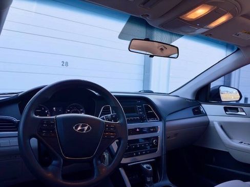Used 2015 Hyundai Sonata SE FWD image 9