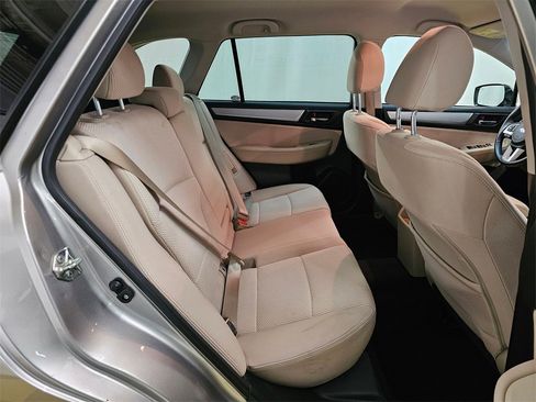 Used 2017 Subaru Outback 2.5i Premium image 12