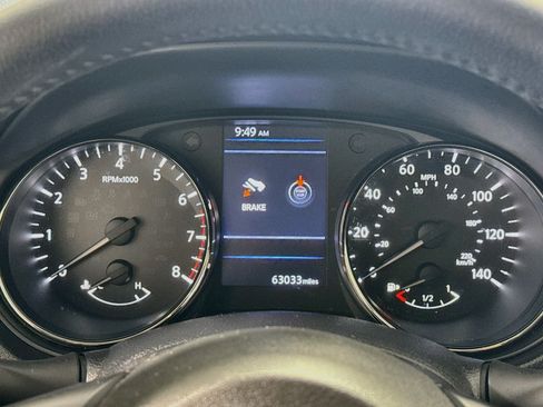 Used 2019 Nissan Rogue SV AWD/4WD image 16