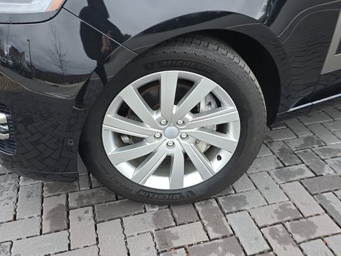 Used 2023 Land Rover Range Rover SE image 12