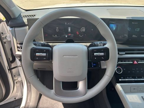 Used 2025 Hyundai Santa Fe SEL FWD image 30