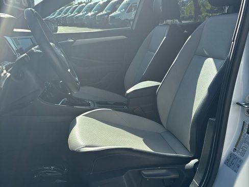 Used 2019 Volkswagen Jetta R-Line FWD image 8