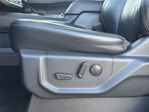 Used 2023 Ford Expedition Max XLT image 26