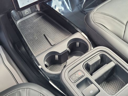 Used 2025 Ford Mustang Mach-E Premium AWD/4WD image 21