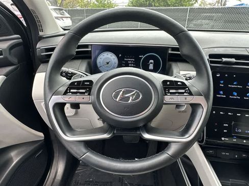 Used 2023 Hyundai Tucson Limited FWD image 15