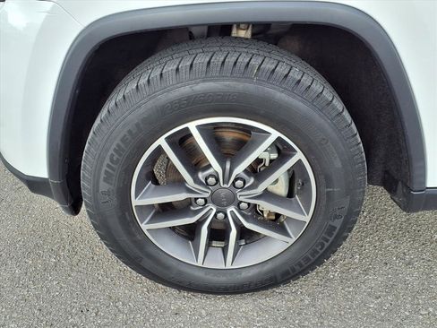 Used 2020 Jeep Grand Cherokee Limited image 21