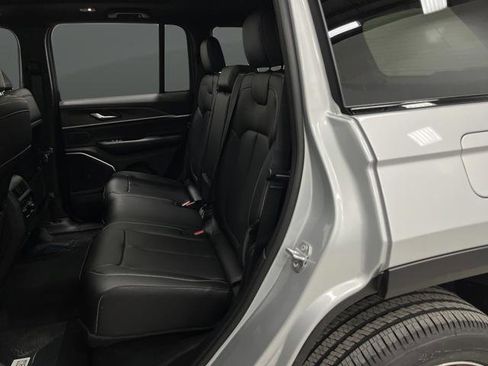 New 2026 Jeep Grand Cherokee Limited w/ Luxury Tech Group II image 30