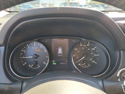 Used 2019 Nissan Rogue SV image 29