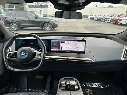 Used 2024 BMW iX xDrive50 w/ Sport Package AWD/4WD image 35