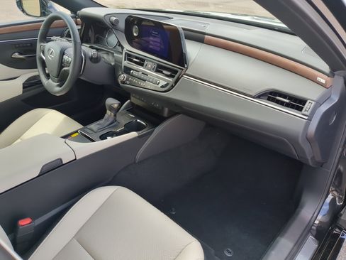 New 2025 Lexus ES 350 w/ Premium Package image 11