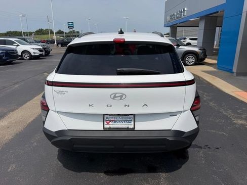 Used 2024 Hyundai Kona SEL AWD/4WD image 6