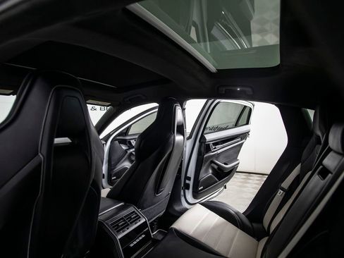Used 2025 Porsche Panamera image 22
