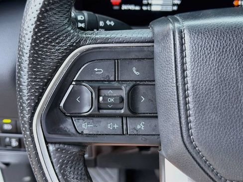 Used 2025 Toyota Tundra Limited AWD/4WD image 21