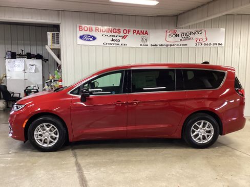 New 2026 Chrysler Pacifica Select FWD image 2