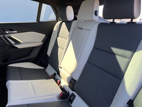 Used 2024 BMW X2 xDrive28i w/ Technology Package image 32