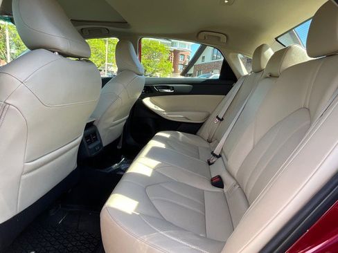 Used 2020 Toyota Avalon XLE w/ Moonroof Package image 34