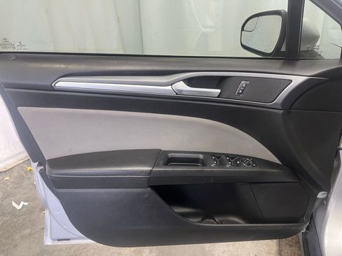 Used 2016 Ford Fusion S image 9