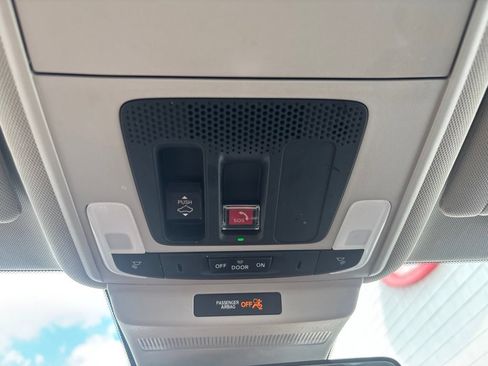 Used 2023 Honda Accord Touring image 17