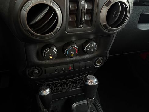 Used 2018 Jeep Wrangler Unlimited Sport S AWD/4WD image 26