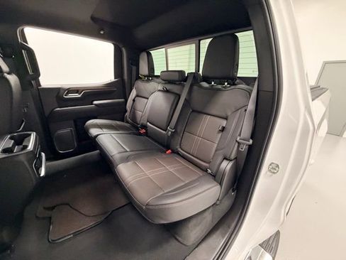 Certified 2023 Chevrolet Silverado 1500 High Country w/ Technology Package image 26