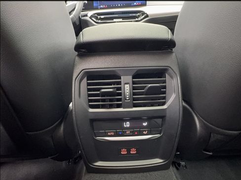 Used 2025 BMW 330i Sedan RWD image 40