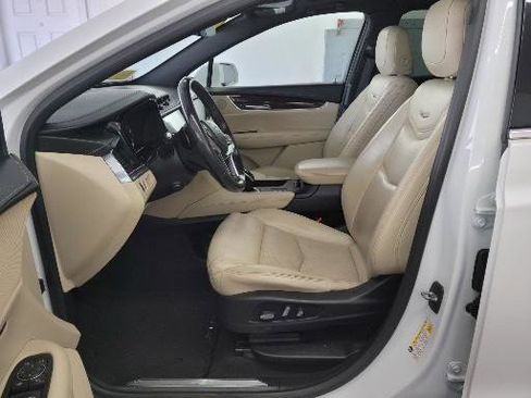 Used 2018 Cadillac XT5 Luxury w/ Driver Awareness Package image 34