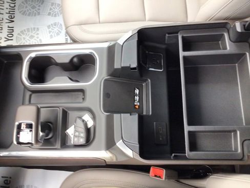 New 2026 GMC Sierra 1500 SLT w/ SLT Convenience Package image 19