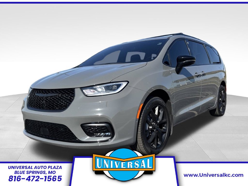 Used 2025 Chrysler Pacifica Limited AWD/4WD 360° Tour