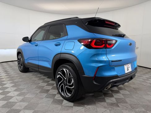 Used 2025 Chevrolet TrailBlazer RS w/ Convenience Package image 3