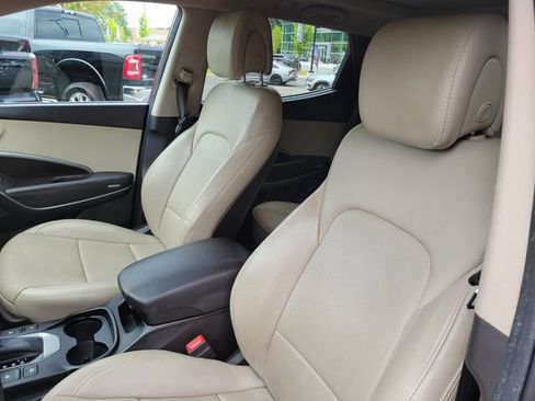 Used 2017 Hyundai Santa Fe Sport FWD image 18