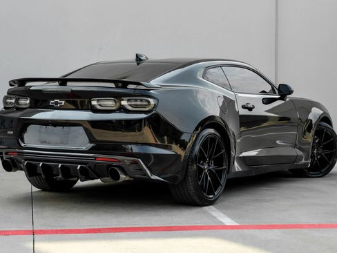 Used 2019 Chevrolet Camaro SS RWD image 6