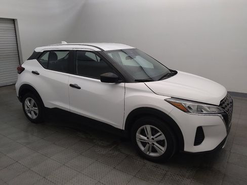 Used 2024 Nissan Kicks S FWD image 11