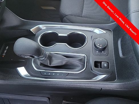 Used 2023 Chevrolet Traverse LT image 30