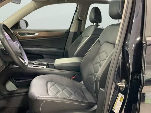 Used 2024 Volkswagen Atlas SE w/ Panoramic Sunroof Package AWD/4WD image 15