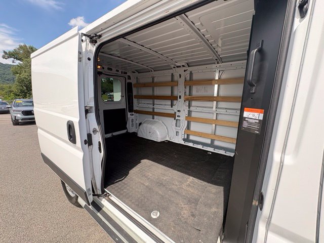 Used 2025 RAM ProMaster 2500 w/ U-Haul Equipment Group FWD image 25