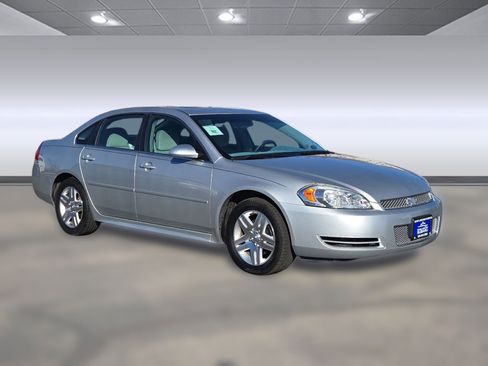 Used 2015 Chevrolet Impala LT w/ LT Sunroof Package image 6