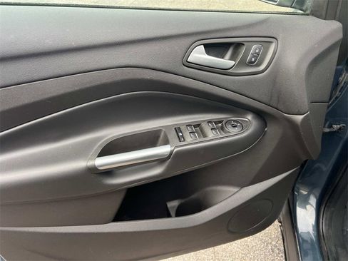 Used 2019 Ford Escape SEL image 12