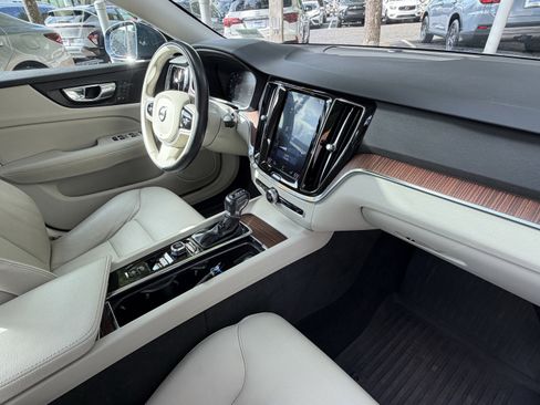 Used 2020 Volvo S60 T5 Momentum FWD image 47