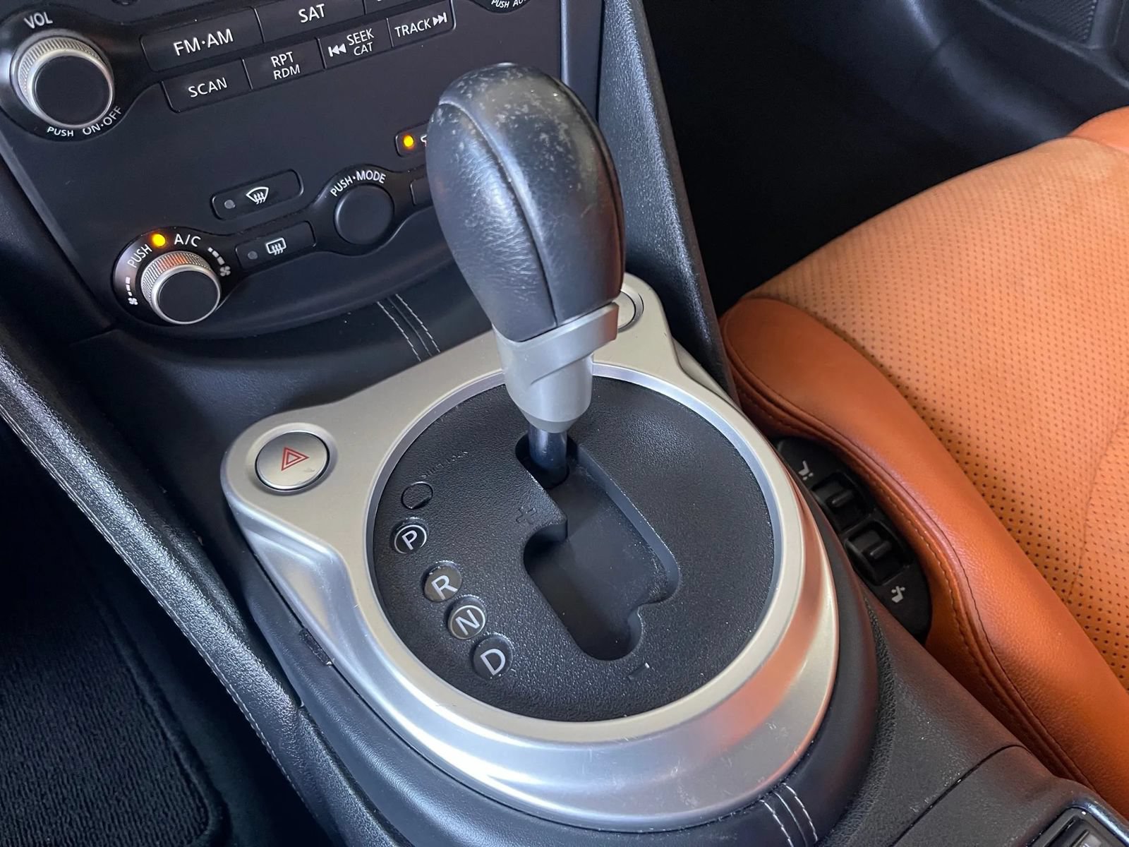 Used 2016 Nissan 370Z Touring RWD image 30