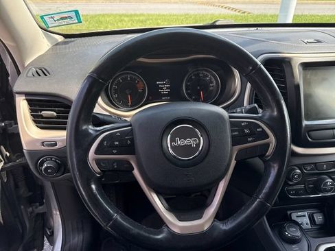Used 2016 Jeep Cherokee Limited AWD/4WD image 17