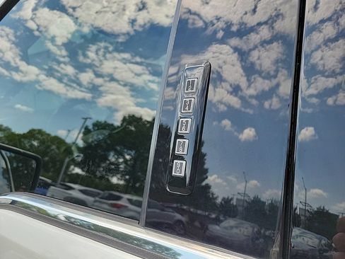 Used 2021 Ford F150 Lariat w/ Max Trailer Tow Package AWD/4WD image 12