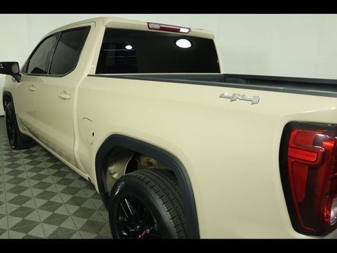 Used 2022 GMC Sierra 1500 Elevation image 21
