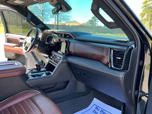 Used 2022 GMC Sierra 1500 Denali Ultimate AWD/4WD image 24