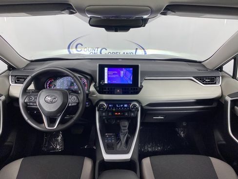 Used 2025 Toyota RAV4 XLE image 12